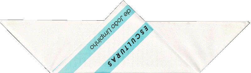 catálogo dobrado em barco