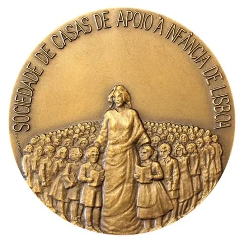 Medalha dos 150 Anos da Sociedade de Casas de Apoio à Infância de Lisboa - Anverso